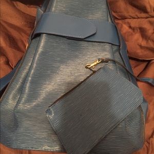 Pretty blue shoulder handbag